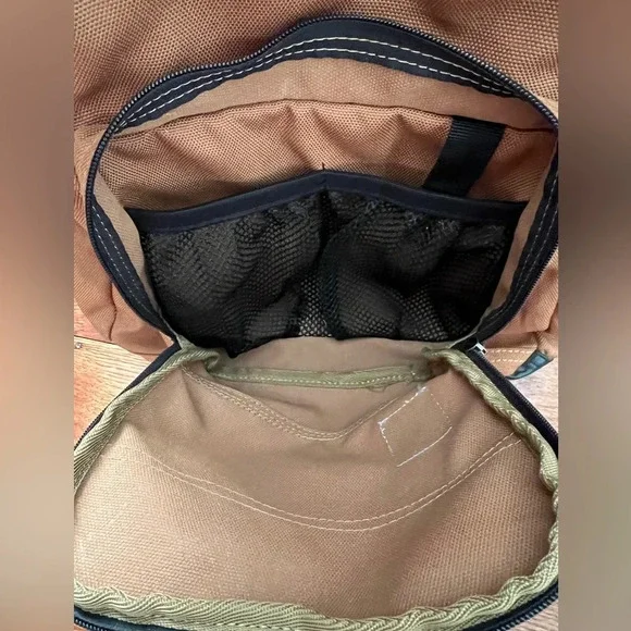 Carhartt Legacy Classic Work Nylon Canvas Backpack Brown 23L Single-Compartment - Picture 13 of 16